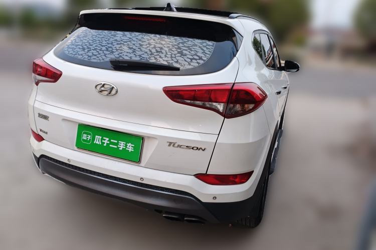 Used Hyundai Tucson 2015 1.6T Dual-Clutch Two-Wheel-Drive Smart Model Rear Right 45 Deg
