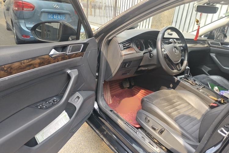 Used Volkswagen Magotan 2017 330TSI DSG Luxury Model
