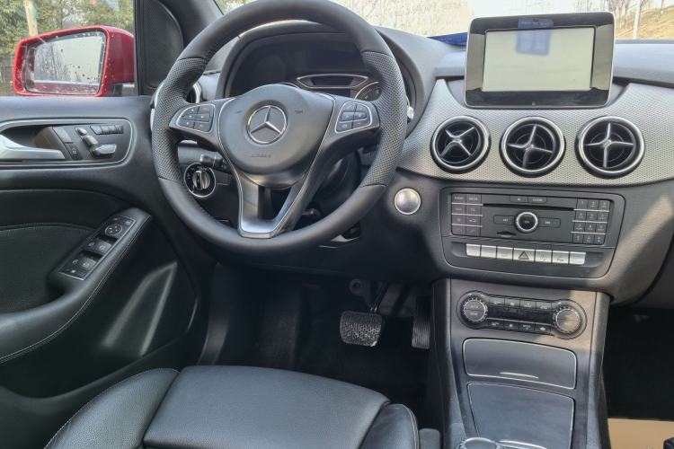 Used Mercedes-Benz B-Class 2015 B 200 Fashion Model