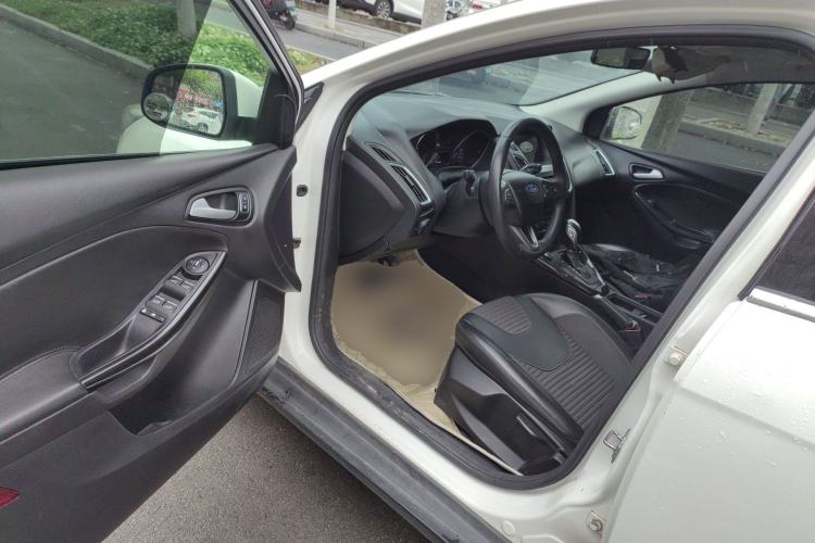 Used Ford Focus 2017 Sedan EcoBoost 180 Automatic Elite Model Driver Seat