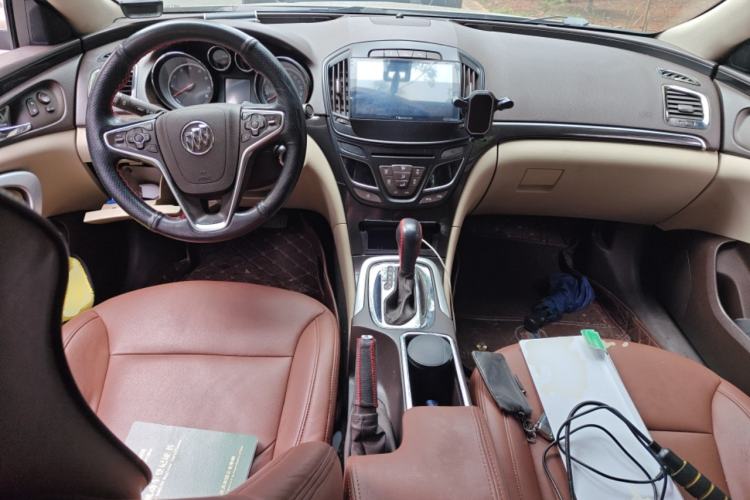 Used Buick Regal 2015 2.0L Leading Fashion Edition Center Console