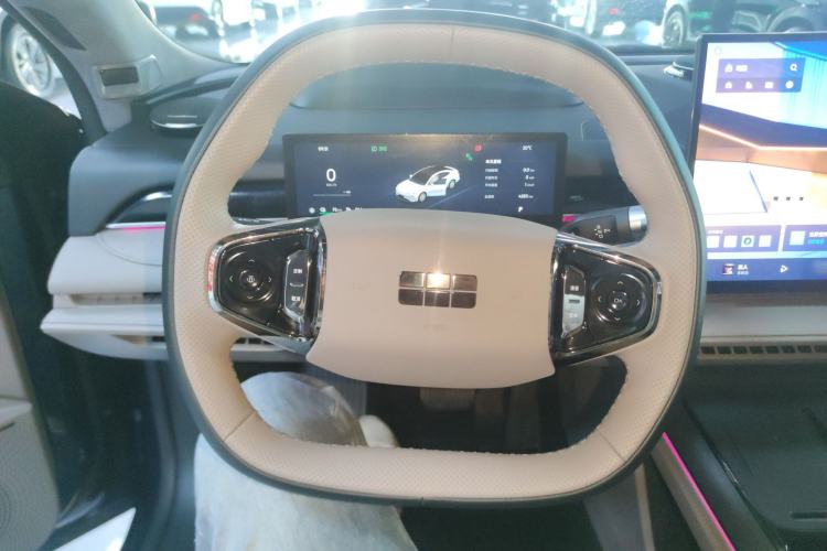 Used Geely Galaxy 8 2025 130km EM-P Starship Edition
