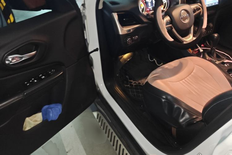 Used Jeep Cherokee 2017 2.4L Leading Edition