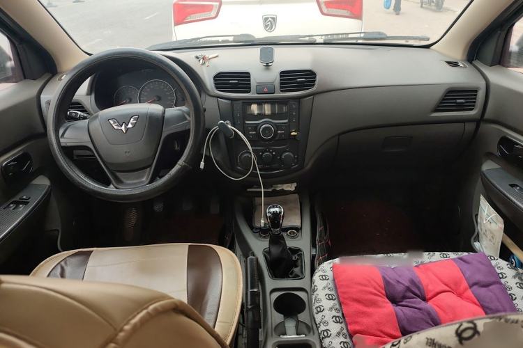 Used Wuling Hongguang 2015 1.5L S Basic Version China V Standard