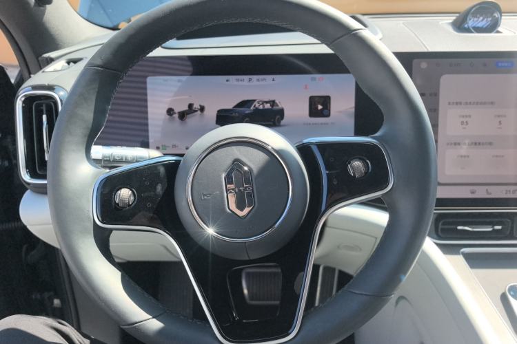 Used Hima AITO M9 2024 Range-Extended Ultra Version 42 kWh 6-Seater Model Steering Wheel