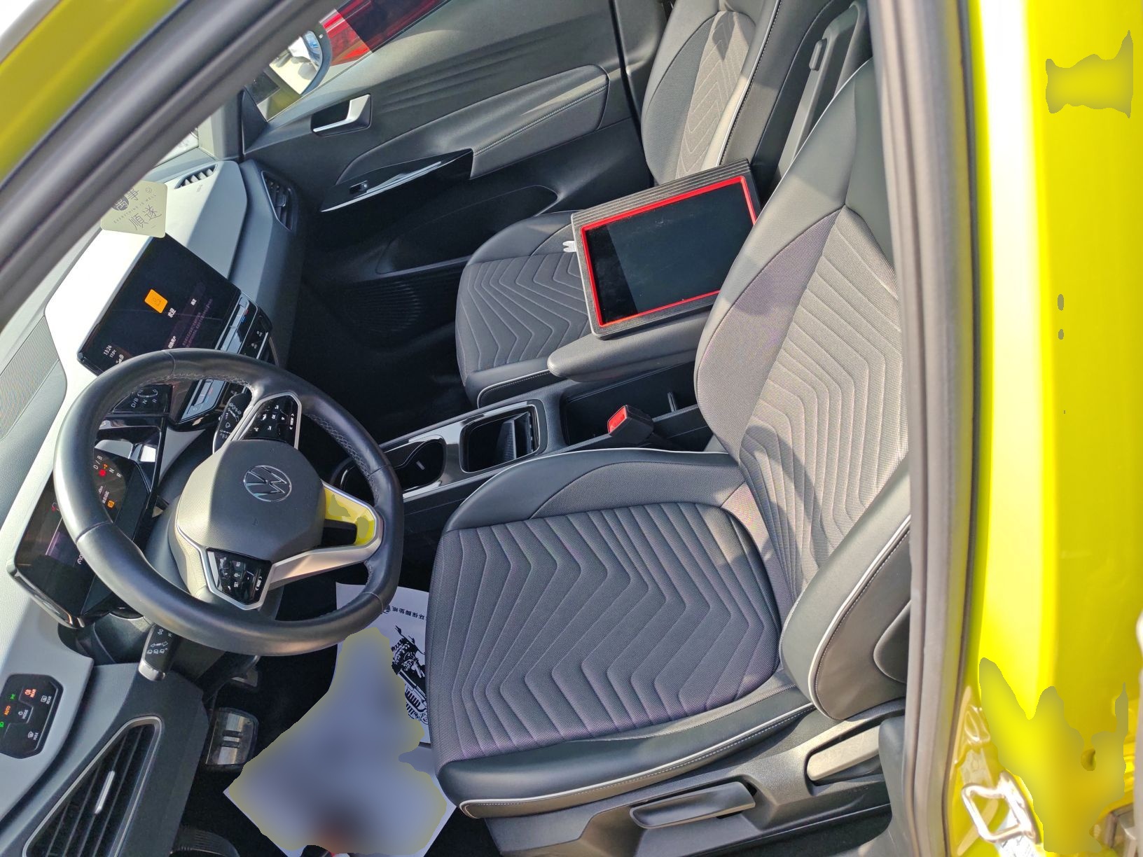 Переднее сиденье в автомобиле