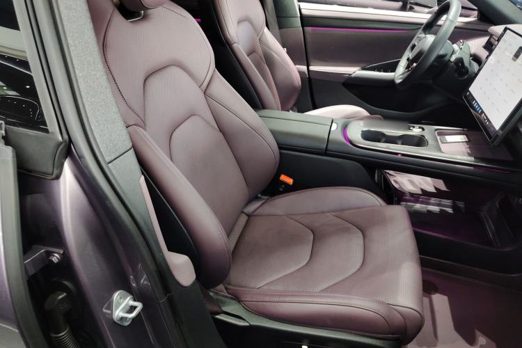 Used Xiaomi Auto SU7 2024 Rear-Drive Ultra-Long Range Advanced Pro-Level Intelligent Driving Version Right Front Seat