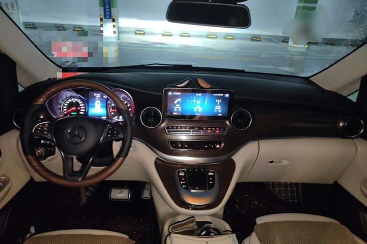 Used Mercedes-Benz V-Class 2022 V 260 Avantgarde Edition
