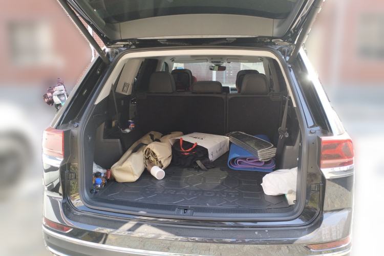 Used Volkswagen Teramont 2024 530 V6 All-Wheel-Drive Dragon Edition Trunk