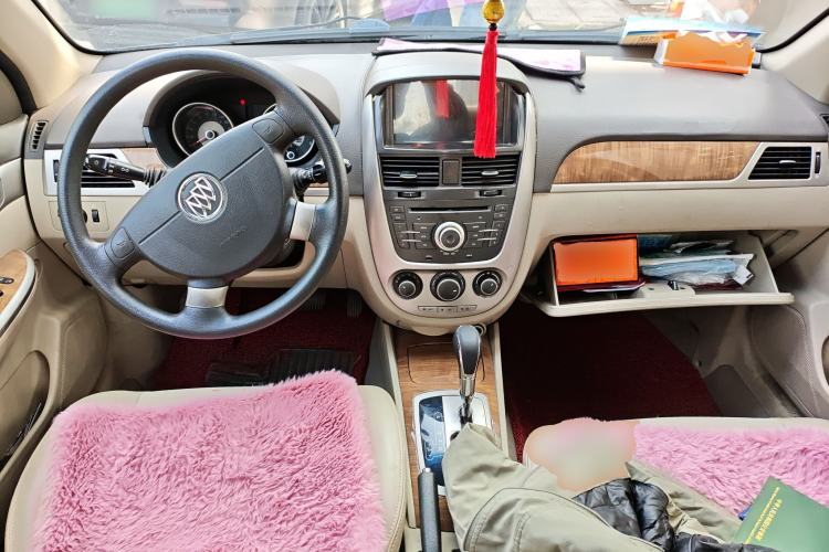 Used Buick Excelle 2015 1.5L Automatic Classic Model
