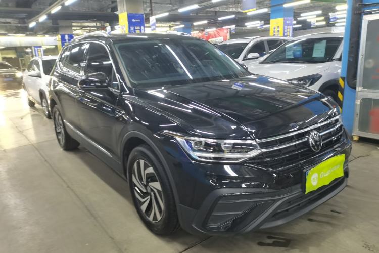 Used Volkswagen Tiguan L 2025 Model, Outstanding Version, 300TSI Automatic Two-Wheel Drive Longteng Edition Front Right 45 Deg