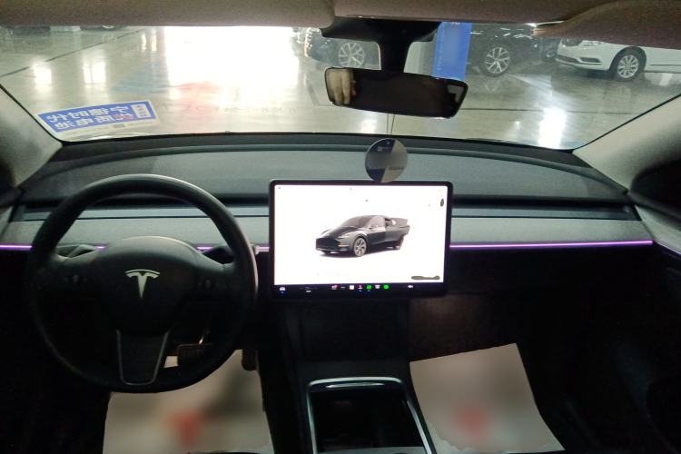 Used Tesla Model Y 2023 Rear-Wheel-Drive Version Center Console