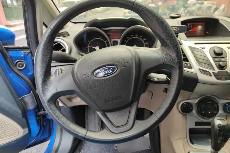 Used Ford Fiesta 2009 Sedan 1.5L Automatic Fashion Edition Steering Wheel