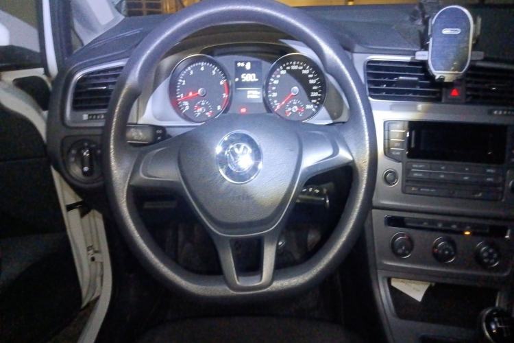 Used Volkswagen Golf 2015 1.6L Manual Fashion Edition
