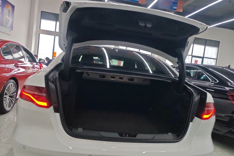 Used Jaguar XEL 2024 2.0T 250 PS R-DYNAMIC S Advanced Sport Edition Trunk
