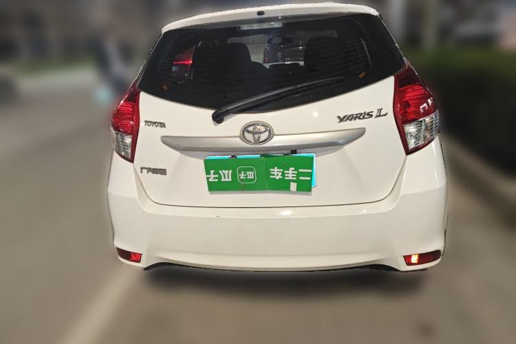 Used Toyota YARiS L Zhi Xuan 2015 1.5E Automatic Charm Edition
