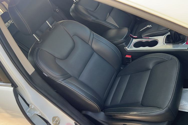 Used Geely Auto Vision X6 2016 1.8L Manual Luxury Model
