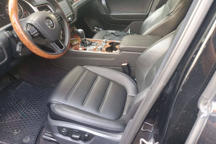 Used Volkswagen Touareg 2011 3.0 TDI Diesel Luxury Model
