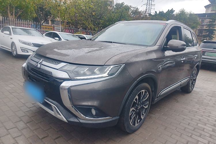 Used Mitsubishi Outlander 2019 2.4L 4x4 Zhi Xiang Edition 7 Seats China VI Standard