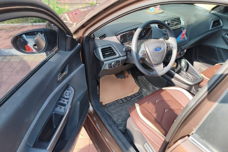 Used Ford Escort 2017 Happiness Edition 1.5L Automatic Fashion Version Driver Seat