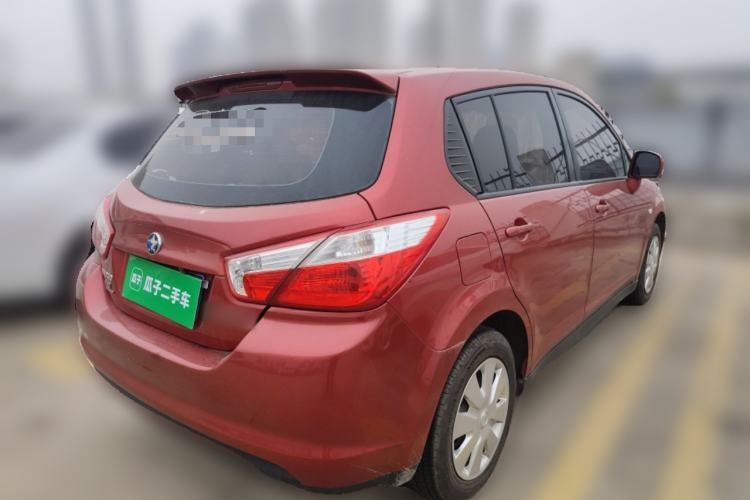 Used Venucia R50 2015 1.6L Manual Fashion Edition