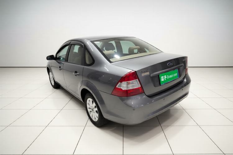 Used Ford Focus 2013 Sedan Classic 1.8L Manual Base Model