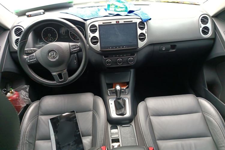 Used Volkswagen Tiguan 2016 300TSI Automatic Two-Wheel Drive Comfort Edition Center Console