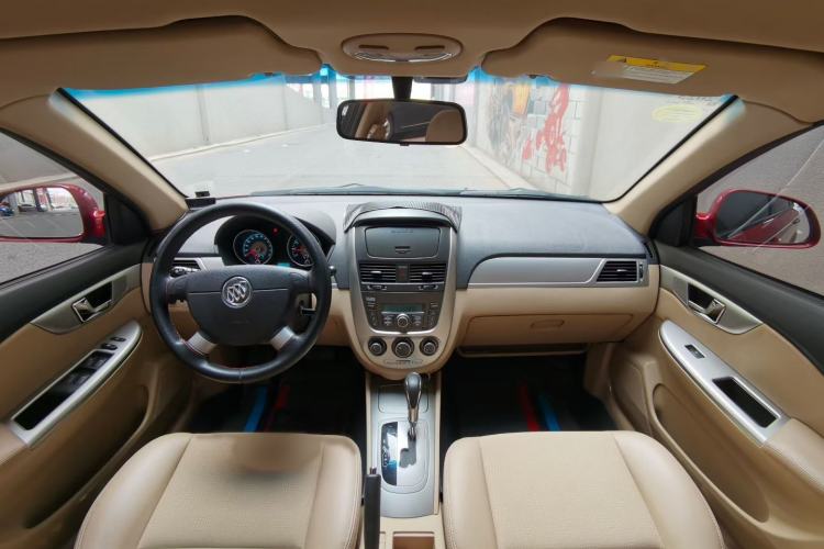 Used Buick Excelle 2013 1.5L Automatic Classic Model Interior 4