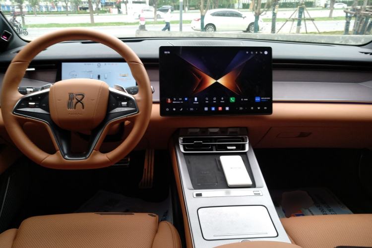 Used BYD Han L 2025 EV Four-Wheel Drive LiDAR Flagship Model Center Console