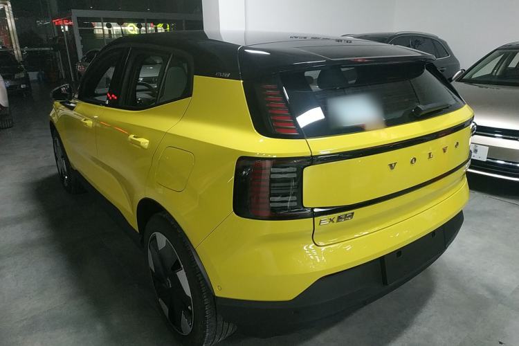 Used Volvo EX30 2025 Rear-Drive Long-Range Version Ultra
