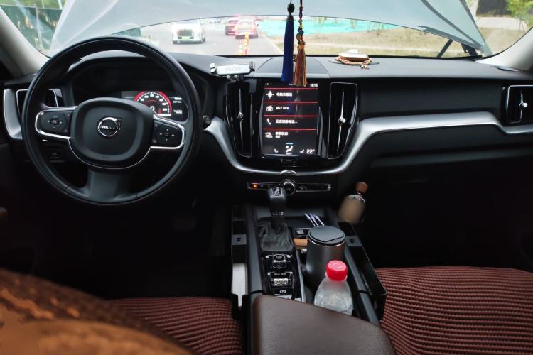 Used Volvo XC60 2020 T5 4x4 Zhiyi Luxury Edition Center Console