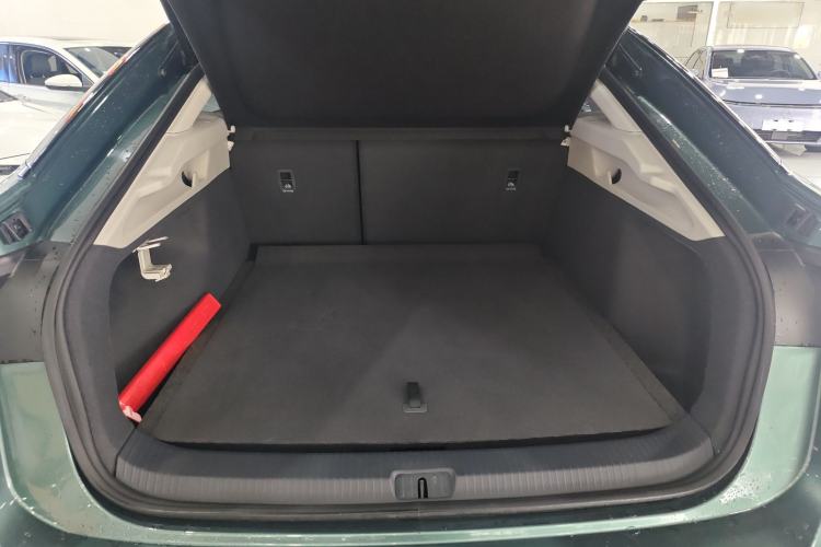 Used Volkswagen ID.7 VIZZION 2024 First Edition Trunk