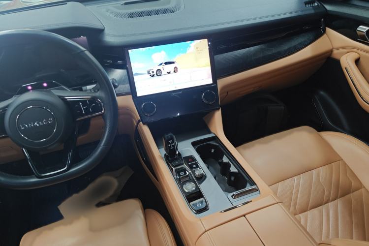 Used Lynk & Co 09 2021 2.0T Ultra Six-Seater
