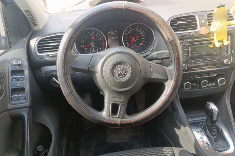 Used Volkswagen Golf 2012 1.6L Automatic Fashion Model Steering Wheel