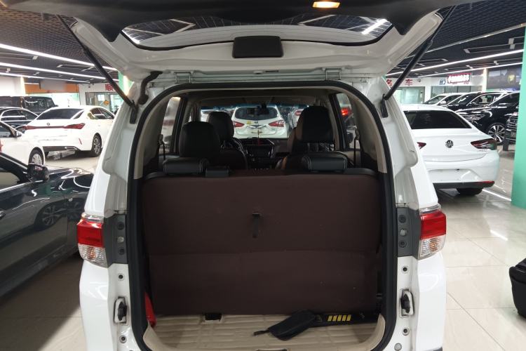 Used Venucia M50V 2017 1.6L XL CVT Luxury Edition