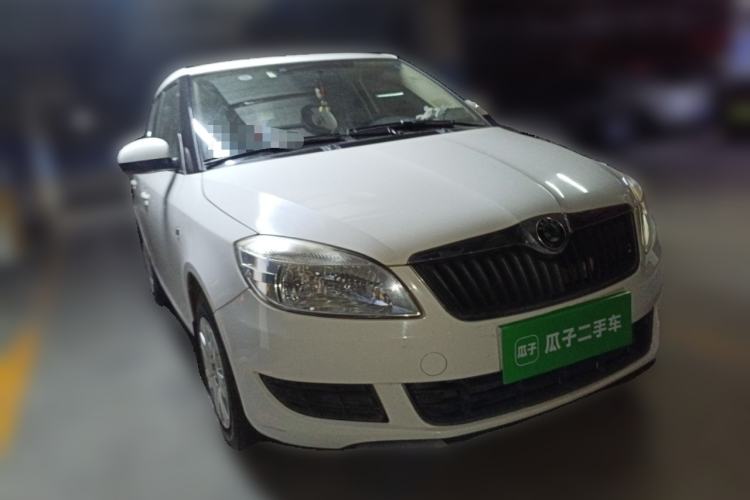 Used Skoda Fabia 2012 1.4L Manual Crystal Edition Front Right 45 Deg