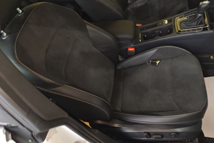 Used Volkswagen FAW-Volkswagen CC 2019 330TSI Huayan Edition China VI
