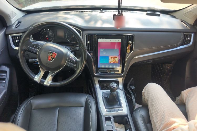 Used Roewe RX5 2018 20T Two-Wheel Drive Manual Internet Elite Edition