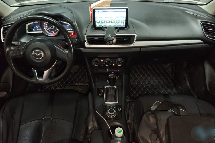 Used Mazda 3 Axela 2014 Sedan 1.5L Automatic Comfort Model
