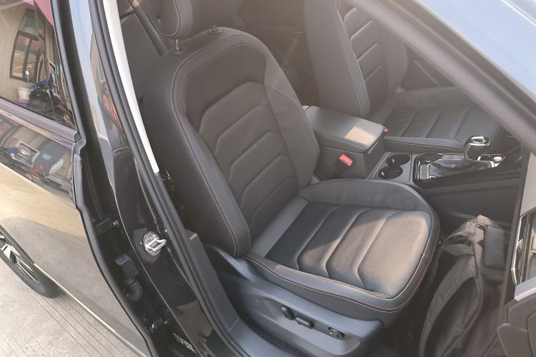 Used Volkswagen Tayron 2022 280TSI Two-Wheel Drive Luxury Smart Connectivity Version Right Front Seat