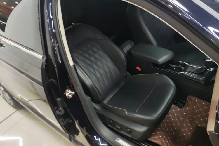 Used Volkswagen Passat 2019 330TSI Luxury Edition China VI Standard