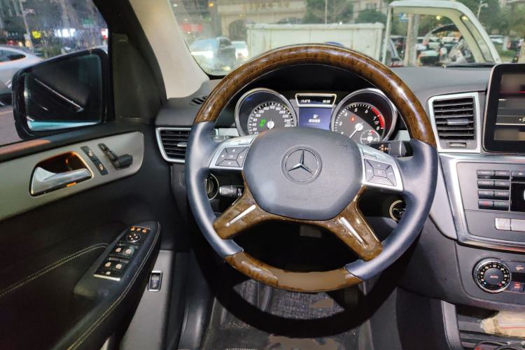 Used Mercedes-Benz M-Class 2012 ML 300