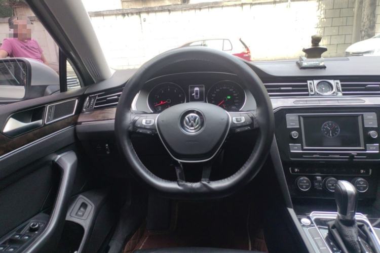 Used Volkswagen Magotan 2018 Facelift 380TSI DSG Luxury Version Steering Wheel