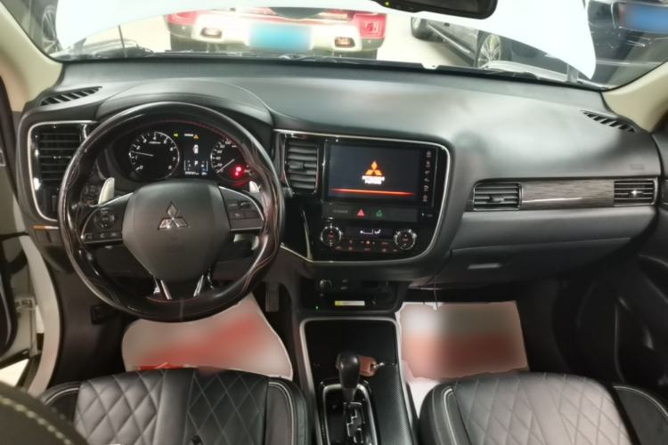 Used Mitsubishi Outlander 2020 2.4L 4x4 Zhi Xiang Edition 5 Seats
