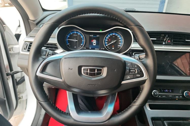 Used Geely Auto Emgrand 2019 Leading Edition 1.5L Manual Luxury Model China VI Standard Steering Wheel
