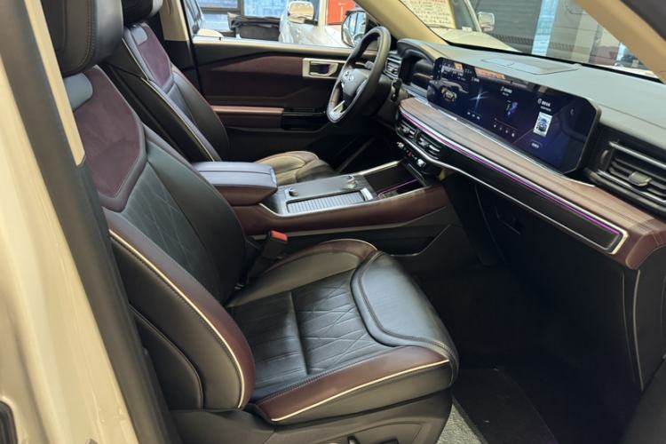 Used Ford Explorer 2023 EcoBoost 285 Four-Wheel Drive Titanium Edition 7-Seater