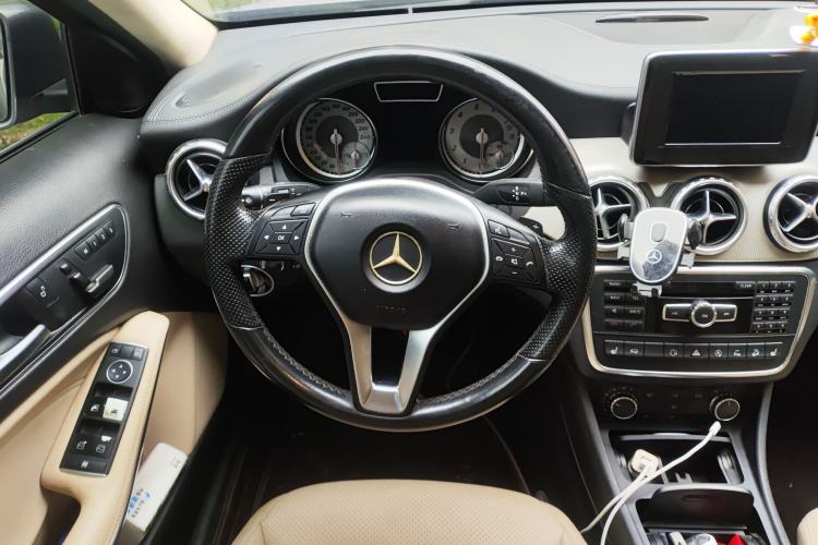 Used Mercedes-Benz GLA 2015 GLA 220 4MATIC Fashion Model