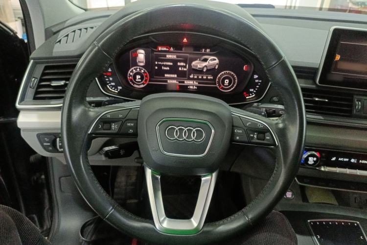 Used Audi Q5L 2018 40 TFSI Prestige Fashion Edition China VI Steering Wheel