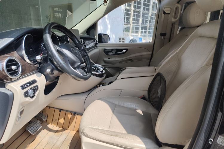 Used Mercedes-Benz V-Class 2016 V 260 L Prestige Extended Edition Left Front Seat