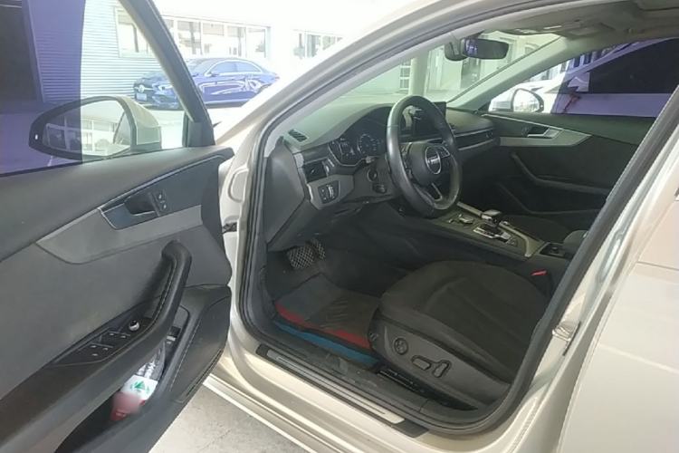 Used Audi A4L 2019 40 TFSI Ambition China VI
